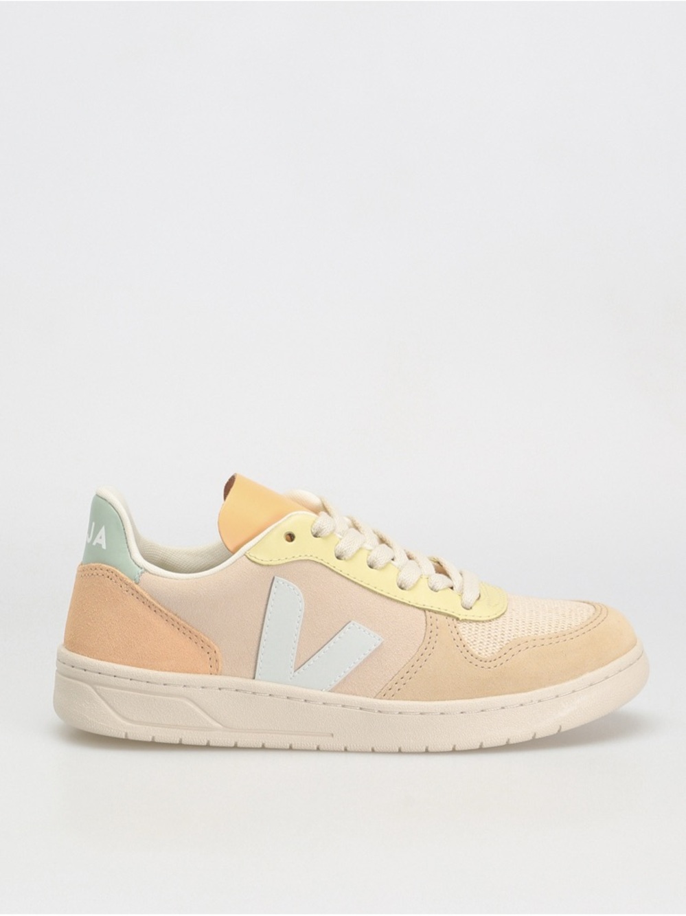 Veja V-10 Sneaker in Sable & Menthol